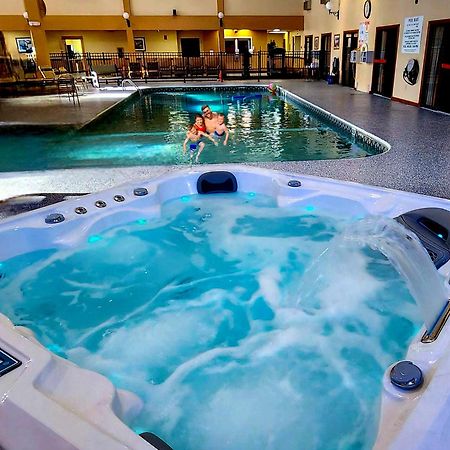 Katahdin Inn & Suites 밀리노켓 외부 사진