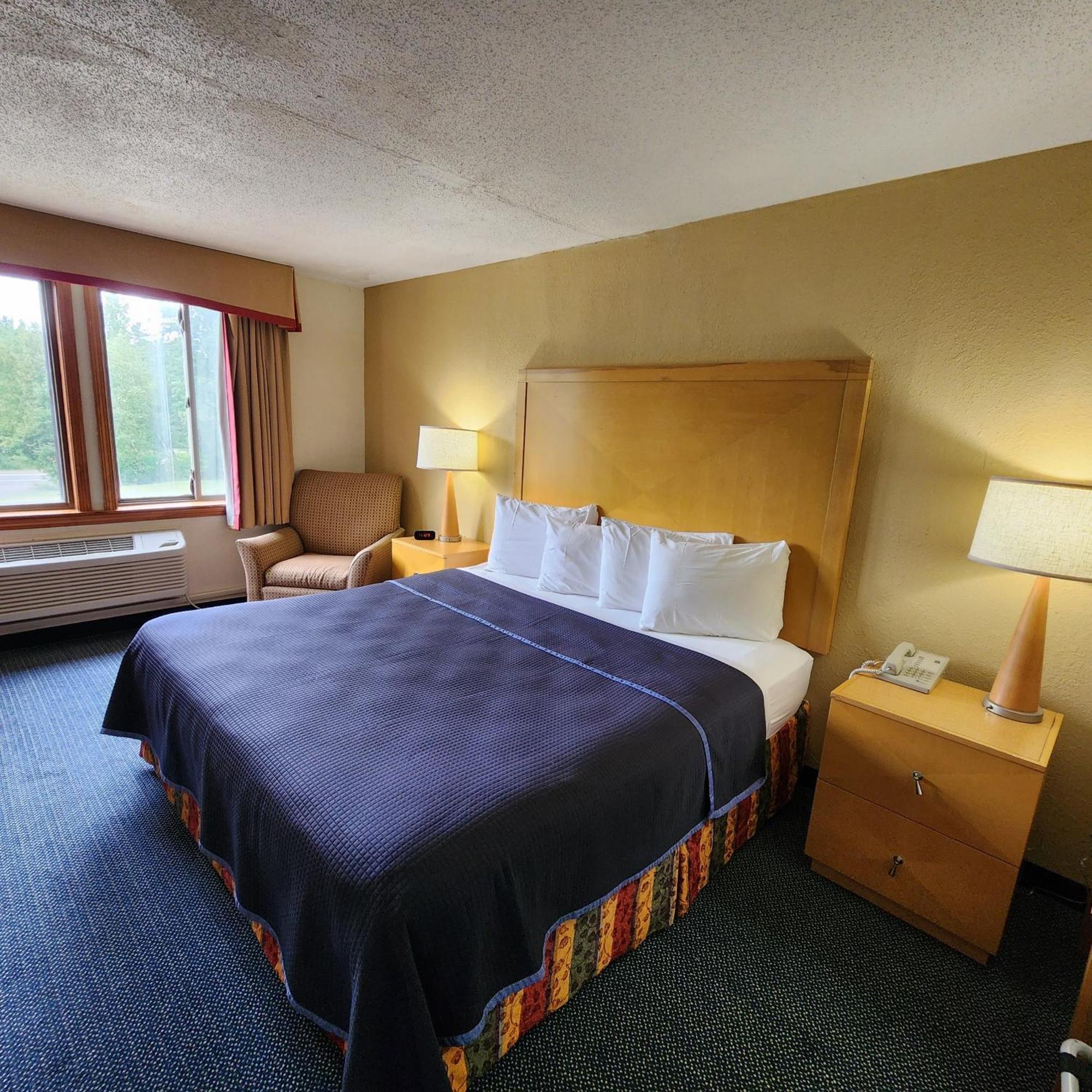 Katahdin Inn & Suites 밀리노켓 외부 사진