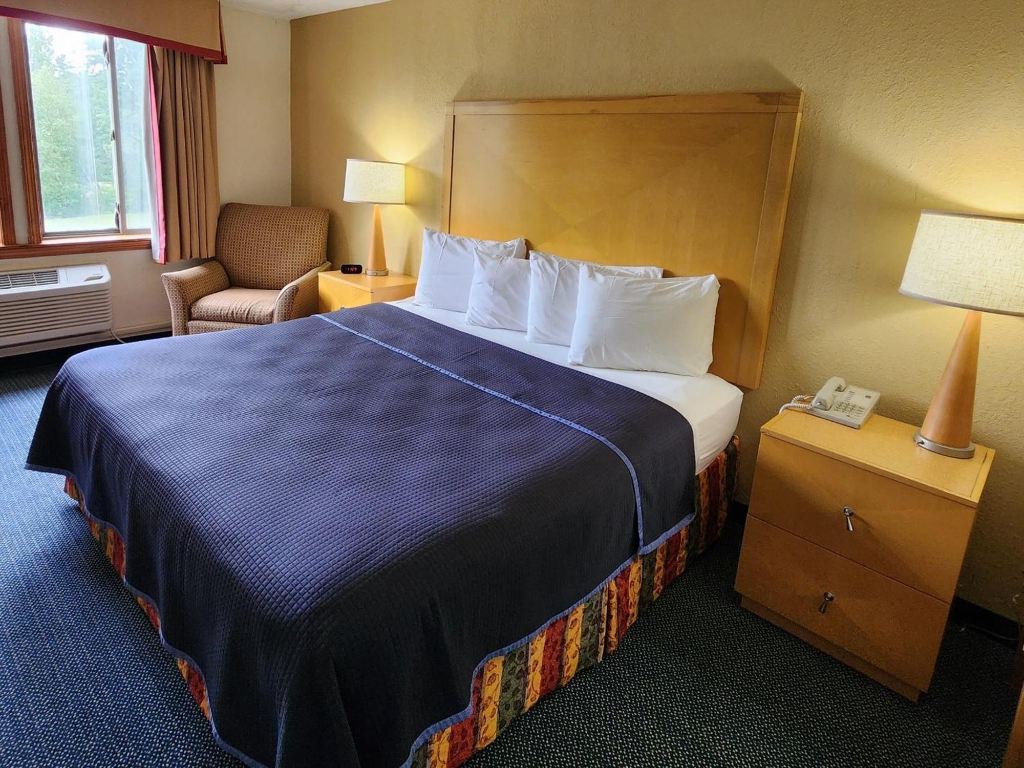 Katahdin Inn & Suites 밀리노켓 외부 사진