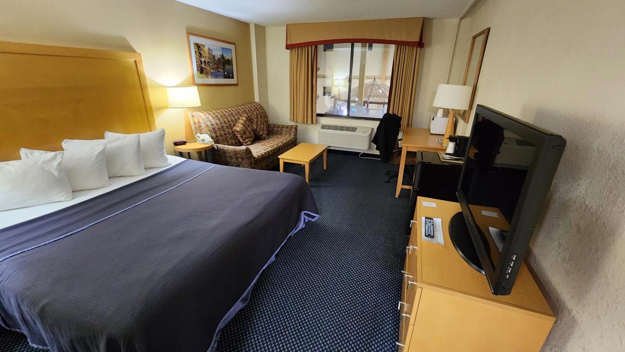 Katahdin Inn & Suites 밀리노켓 외부 사진