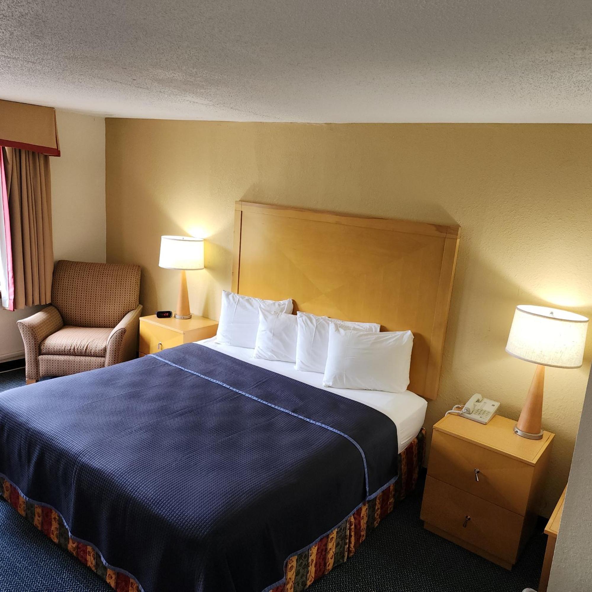 Katahdin Inn & Suites 밀리노켓 외부 사진