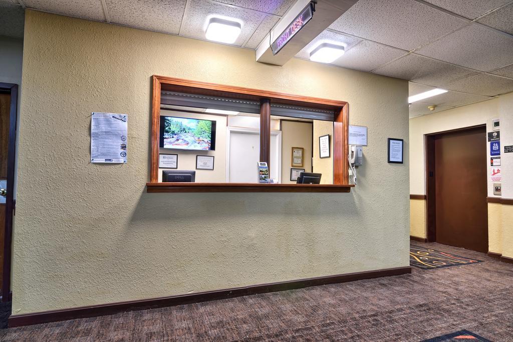 Katahdin Inn & Suites 밀리노켓 외부 사진