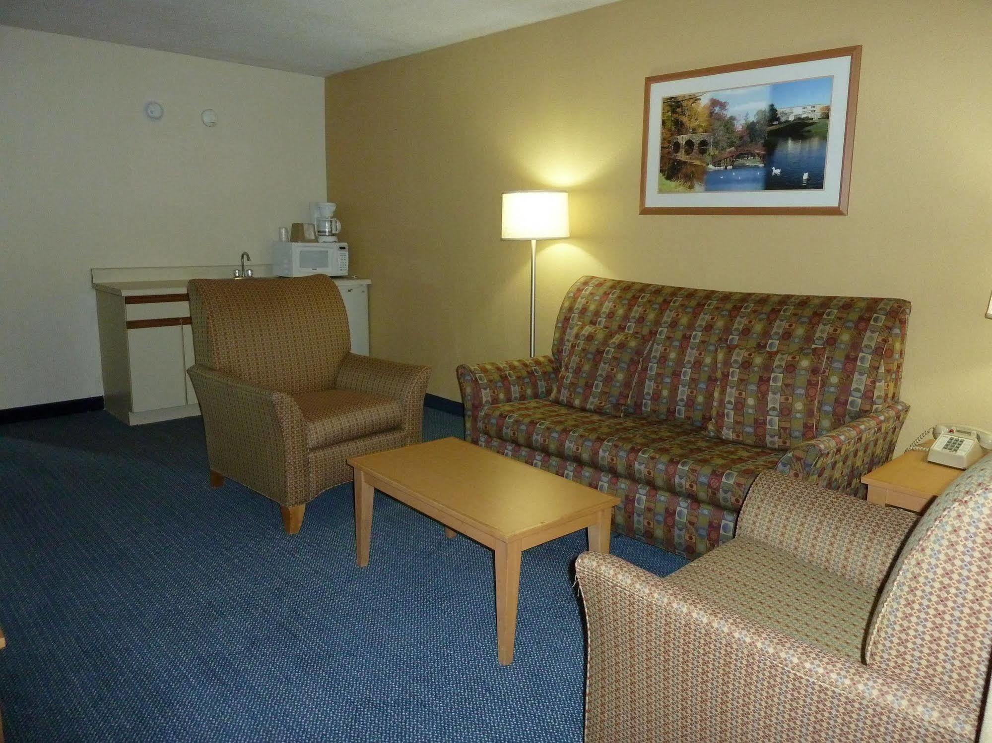 Katahdin Inn & Suites 밀리노켓 외부 사진