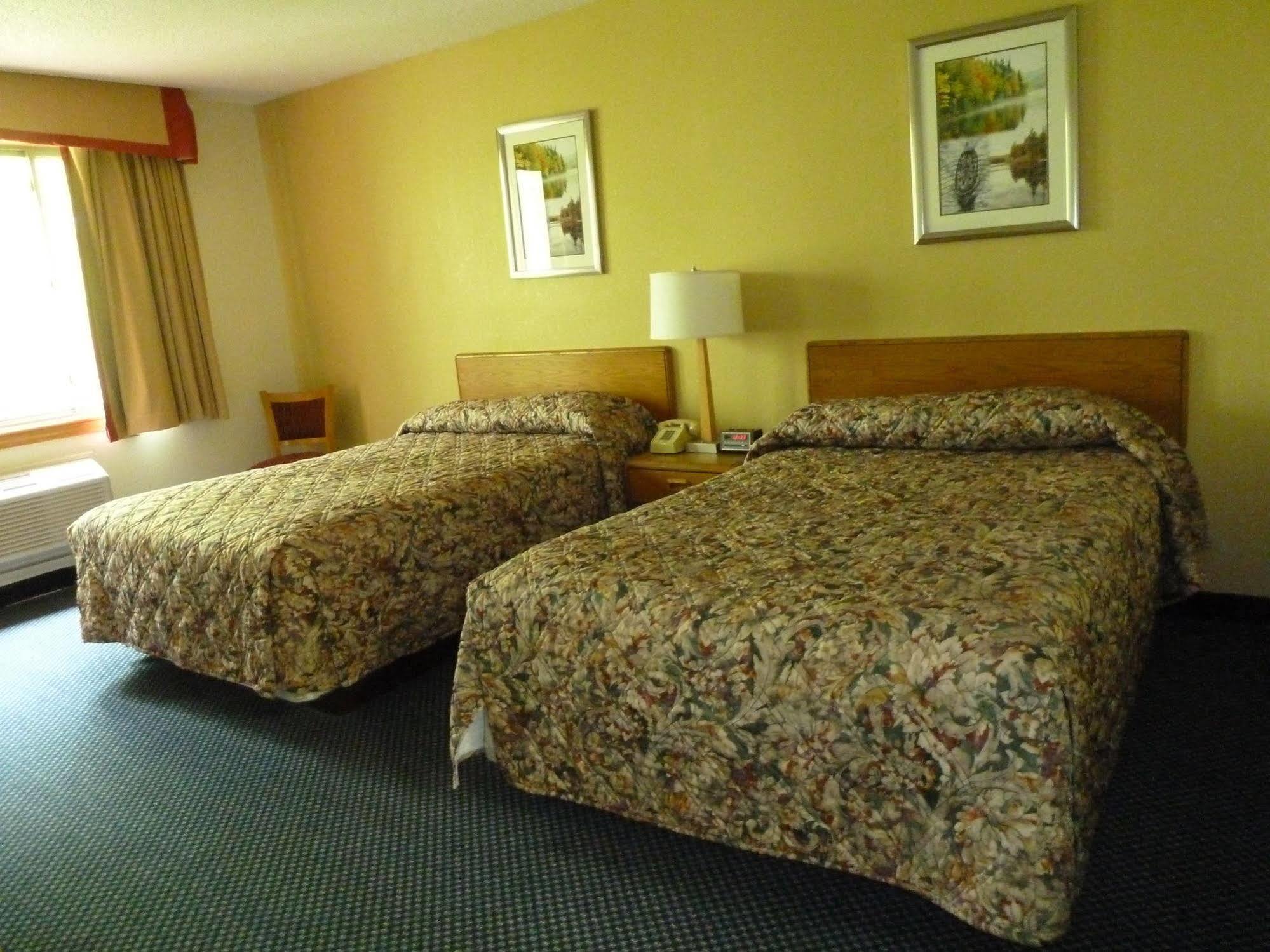 Katahdin Inn & Suites 밀리노켓 외부 사진