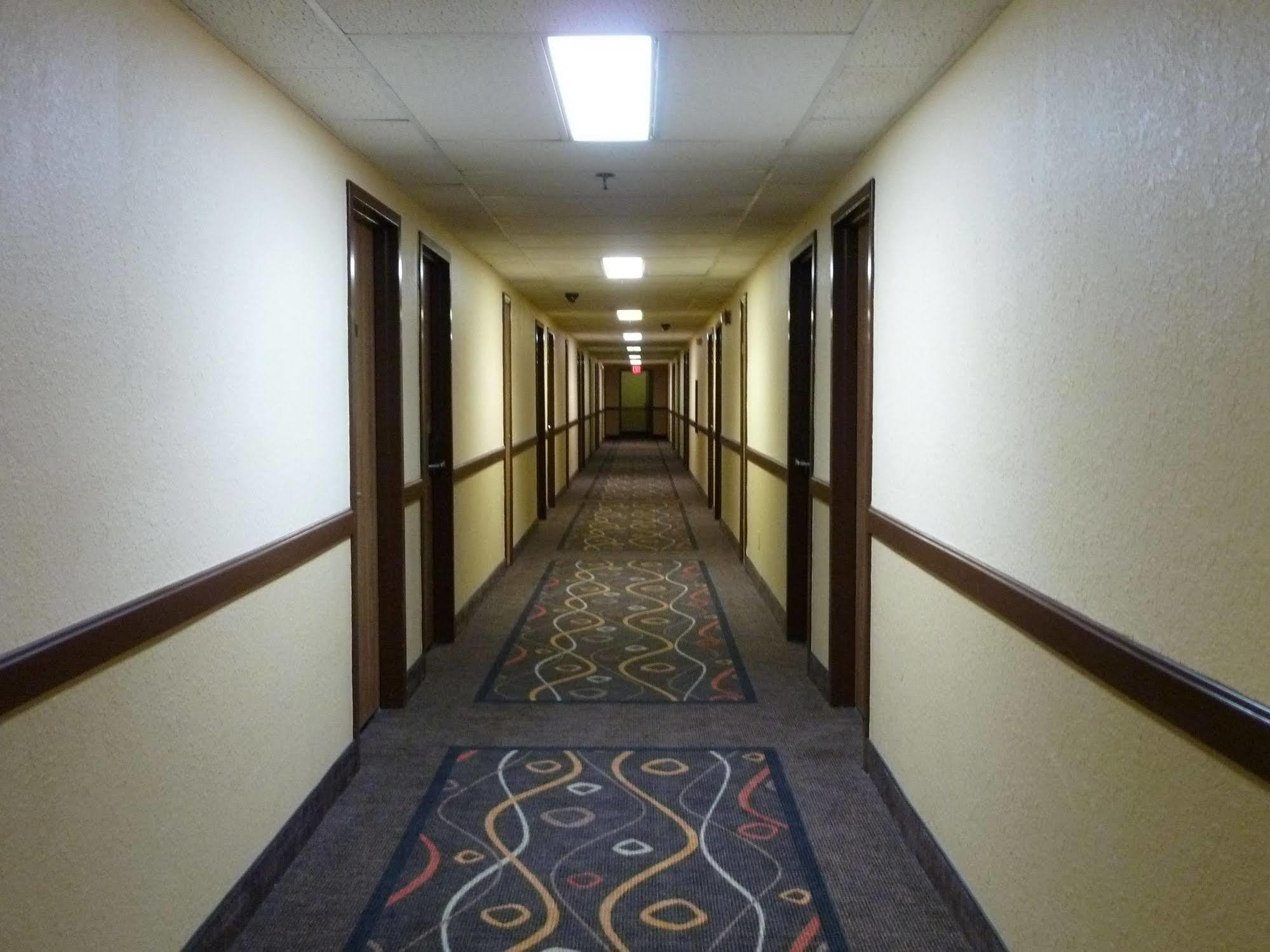 Katahdin Inn & Suites 밀리노켓 외부 사진